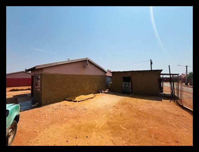 2 BEDROOM HOUSE FOR SALE IN LEHAE